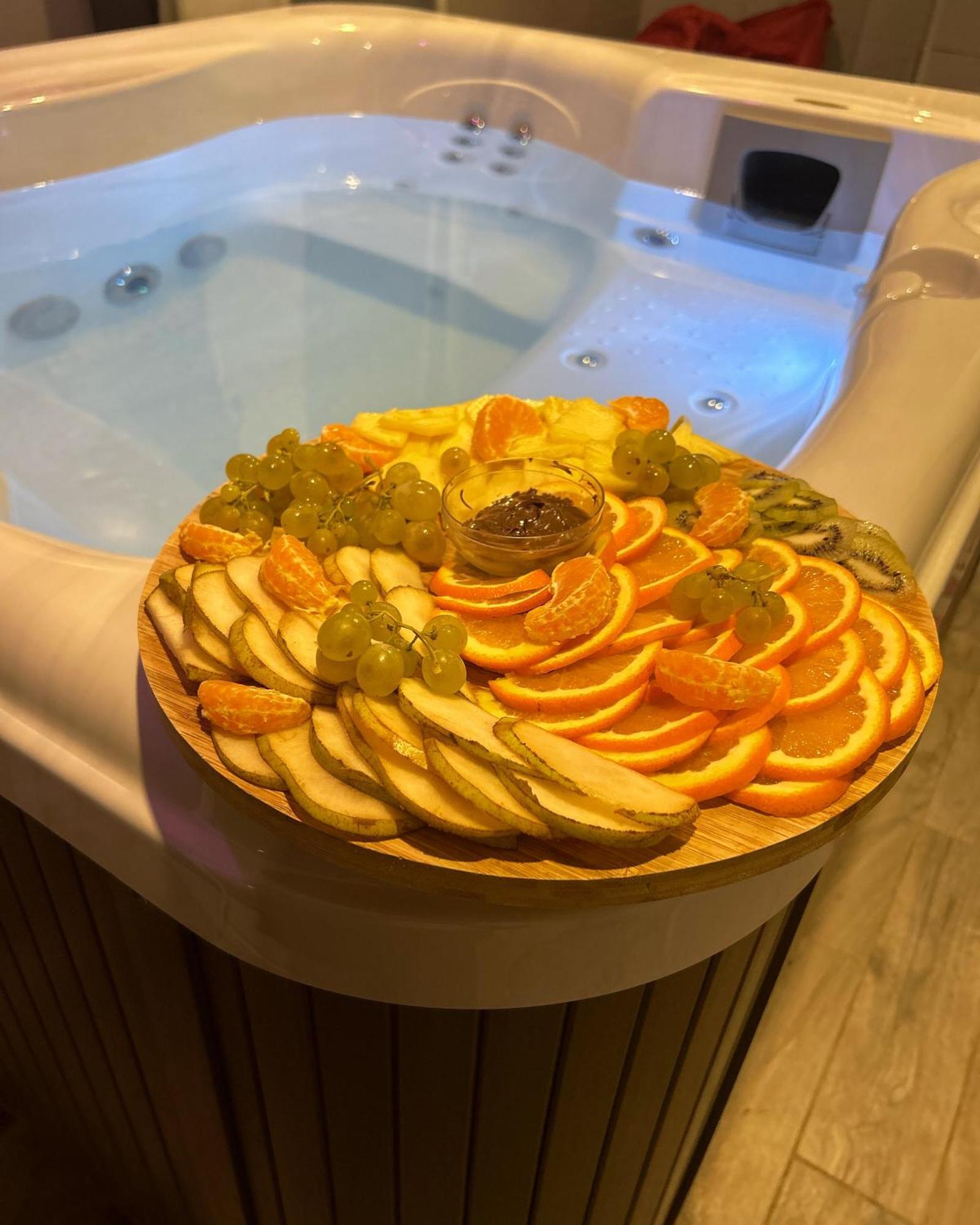 Jacuzzi Prive Arrivee Autonome Villa Конфлан-Сент-Онорин Екстериор снимка